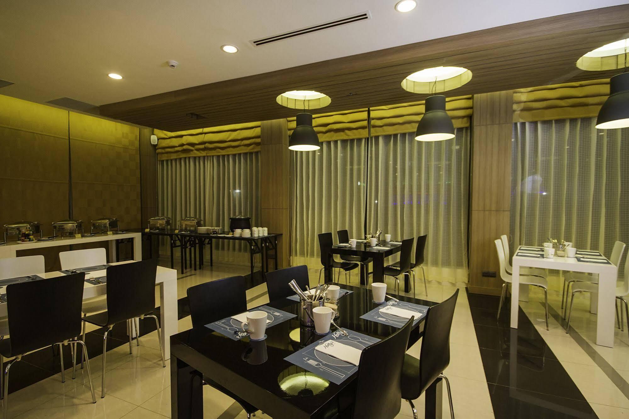 Holly Hotel Myanmar Yangon Exterior photo